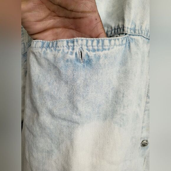 Vintage Jordache Light Acid Wash Denim 3D Bow Button Down Top Sz L - Picture 7 of 11